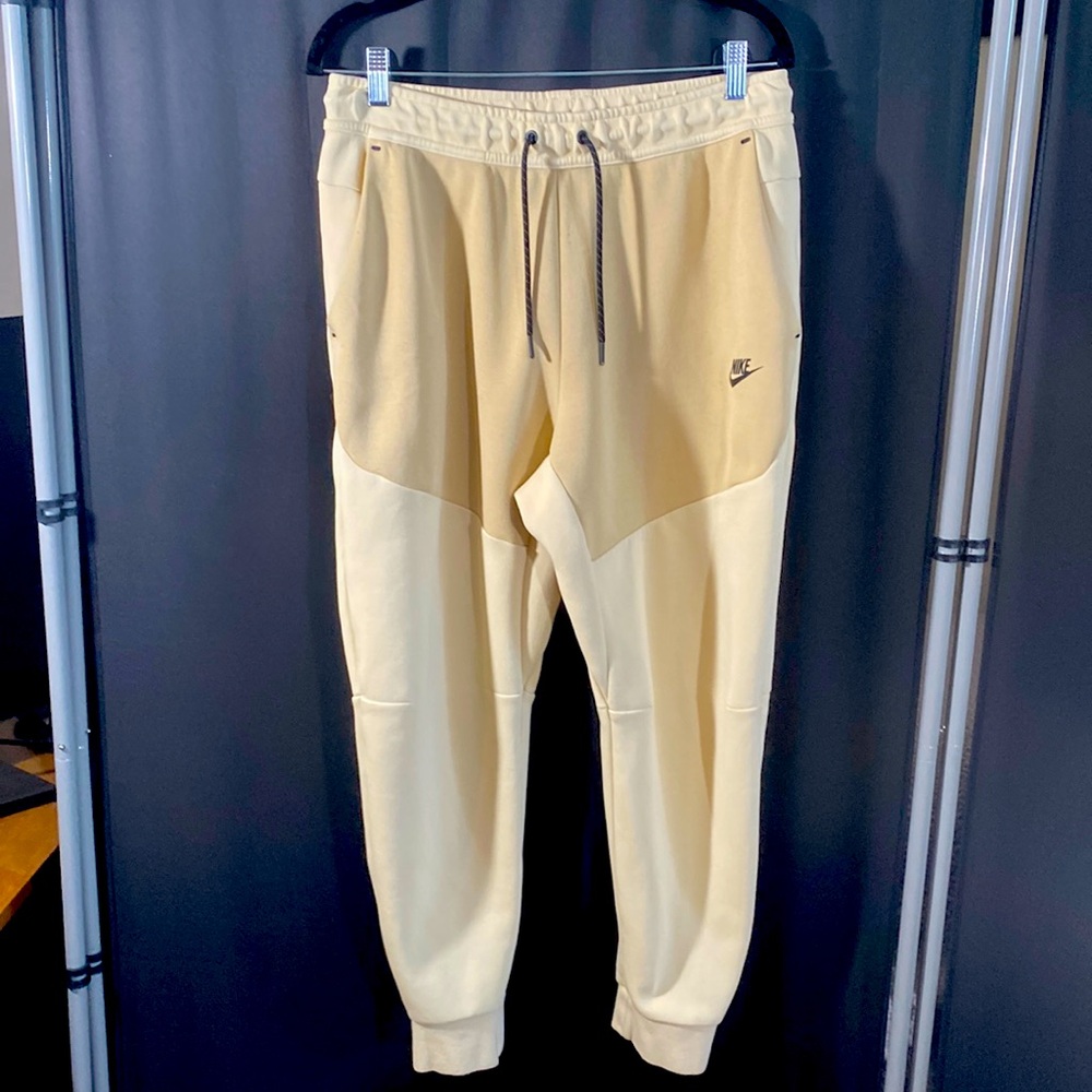 NIKE SWEATPANTS